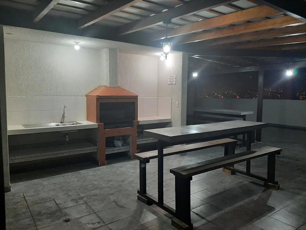 Great View, Hasta 6 Huespedes, 3 Habitaciones Ponceano Alto Quito Lejlighed
